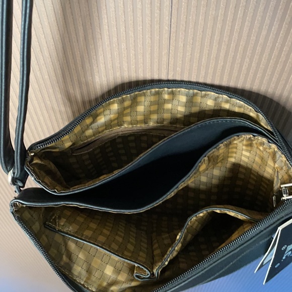 M.c. Marc Chantal Leather purse Black and Tan - Picture 4 of 11